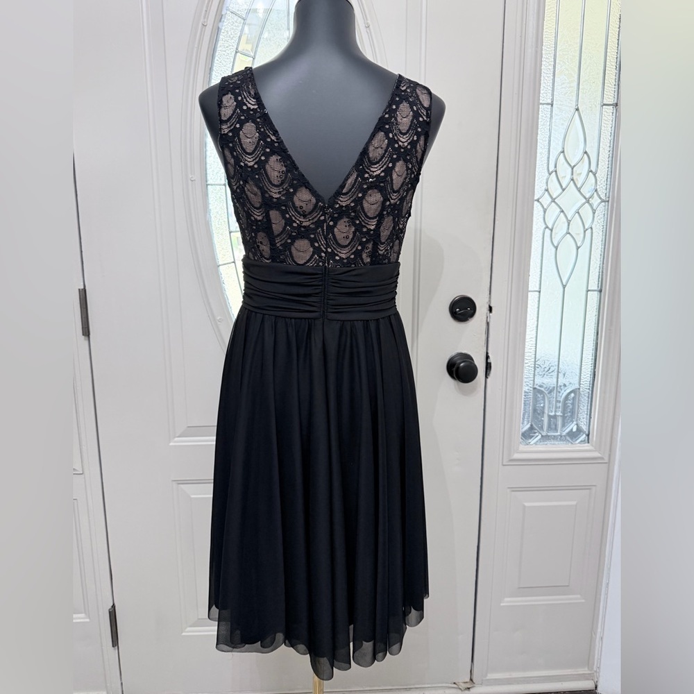 JH Evenings Black Lace Chiffon Cocktail Dress Sequin Bodice V Back Size 6 - Picture 6 of 12